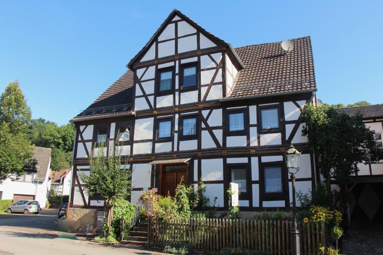 Pension Altes Pfarrhaus Helmarshausen Exterior photo