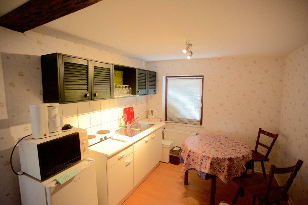 Pension Altes Pfarrhaus Helmarshausen Exterior photo