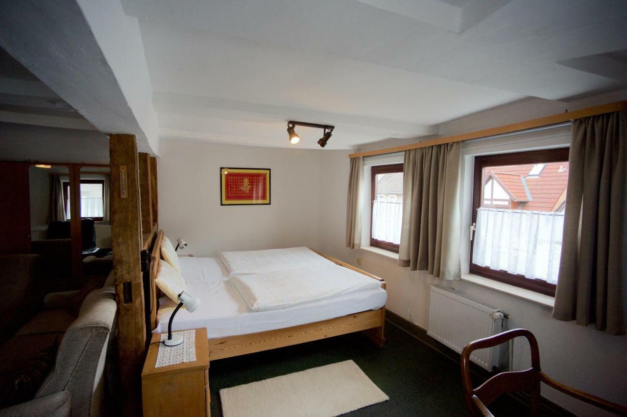 Pension Altes Pfarrhaus Helmarshausen Exterior photo