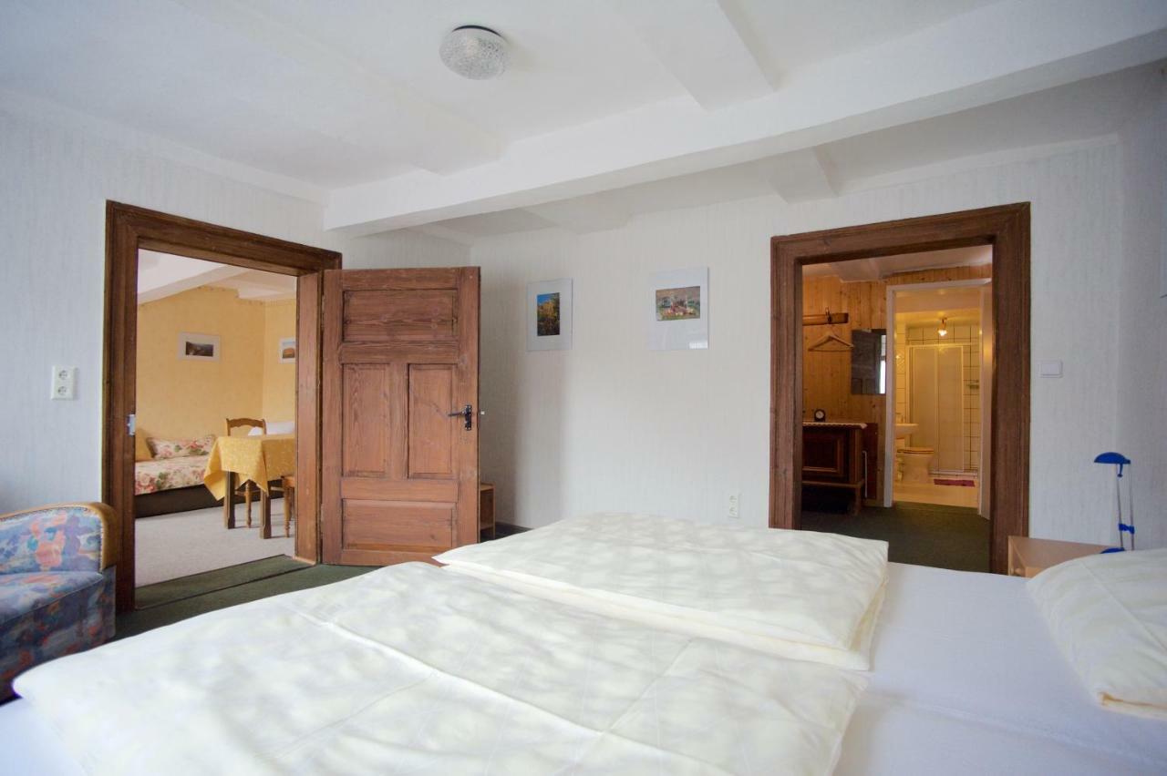 Pension Altes Pfarrhaus Helmarshausen Exterior photo