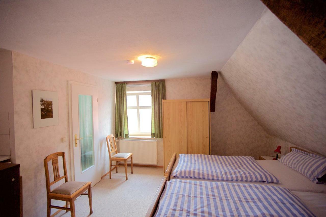 Pension Altes Pfarrhaus Helmarshausen Exterior photo