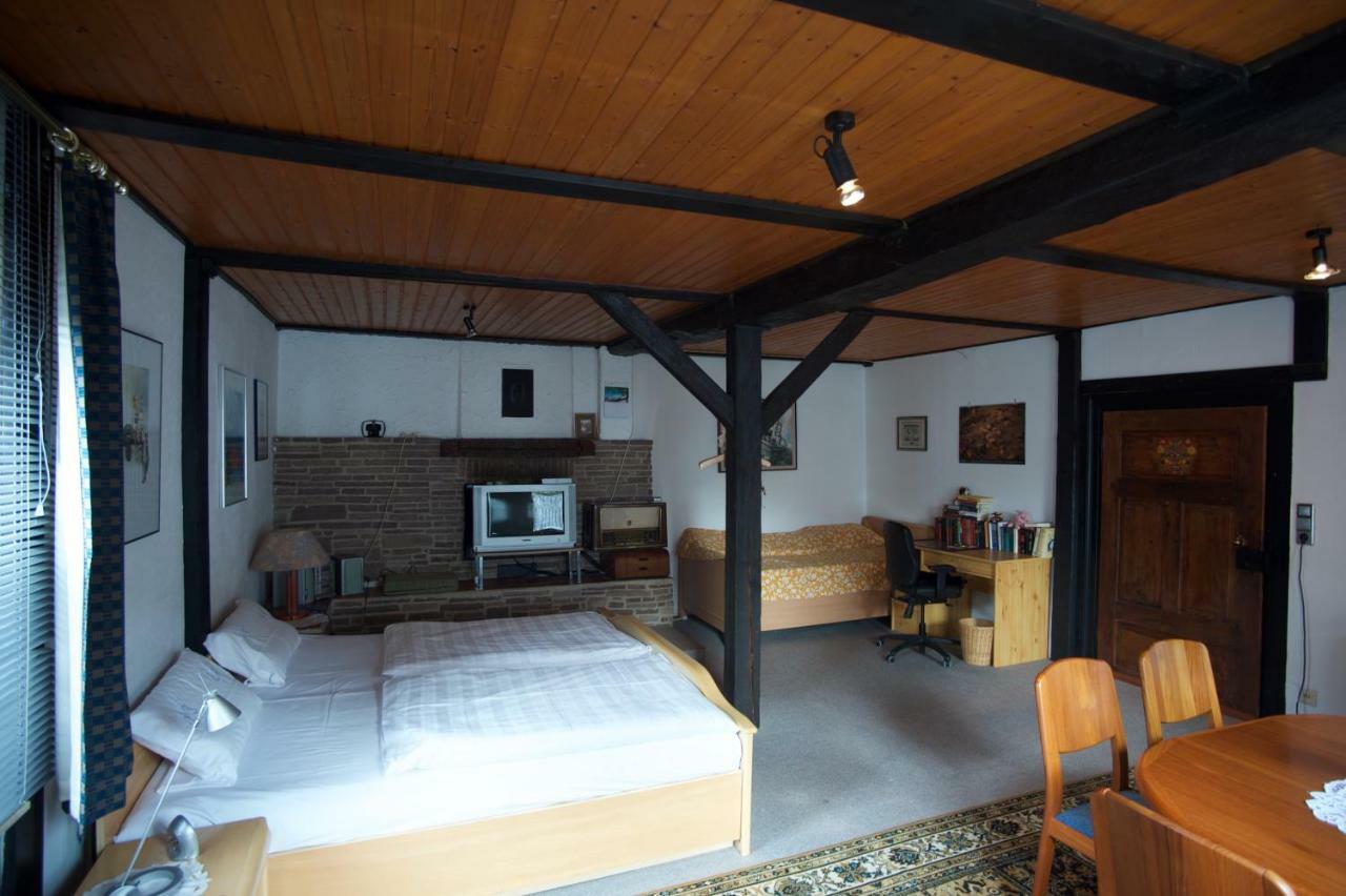 Pension Altes Pfarrhaus Helmarshausen Exterior photo