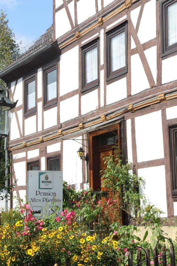 Pension Altes Pfarrhaus Helmarshausen Exterior photo